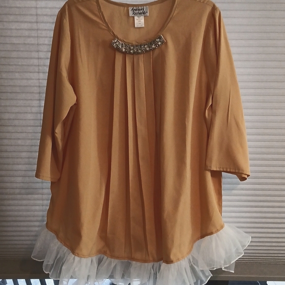 Adorable Melon Colored Ruffled Top, size 16 NWOT - Picture 2 of 8